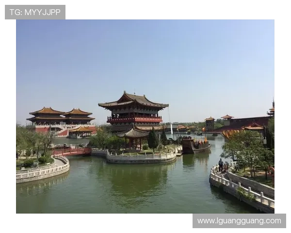 围绕2011青蜂侠再现义胆英雄对抗黑暗势力的动作传奇